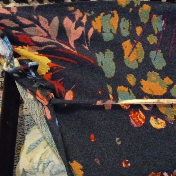 Chiffon puff sleeve blouse - Picture 3 of 3